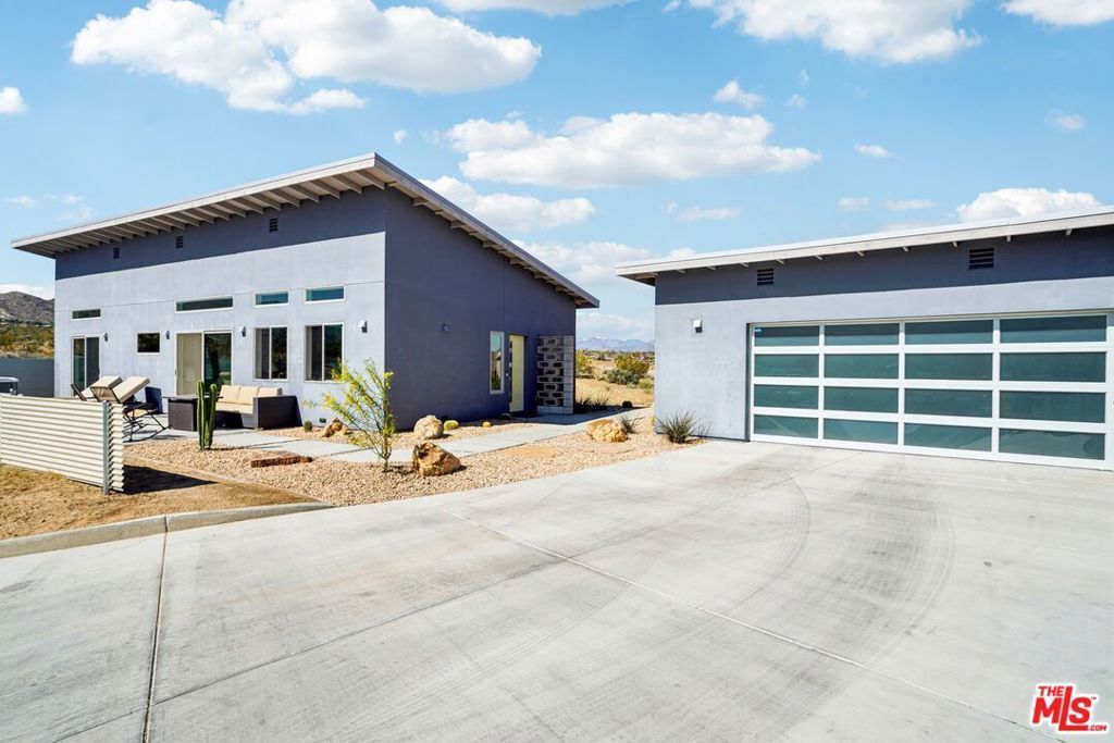6792 San Angelo Avenue, Joshua Tree