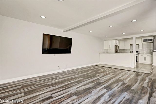 7924 Woodman Avenue # 22, Panorama City