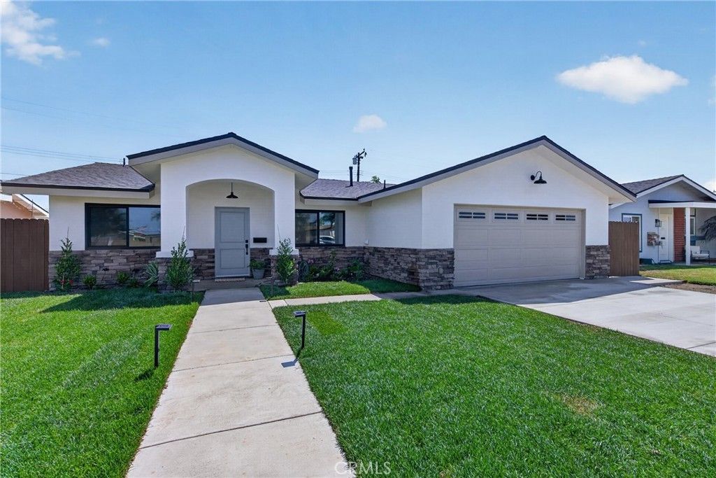 19352 Brookhurst, Huntington Beach