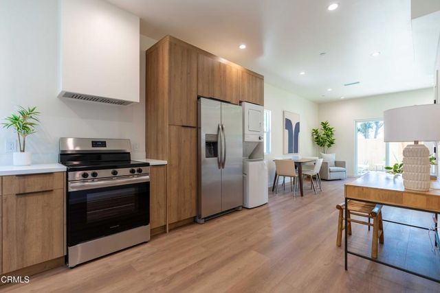 2222 1/2 Dorris Place, Los Angeles