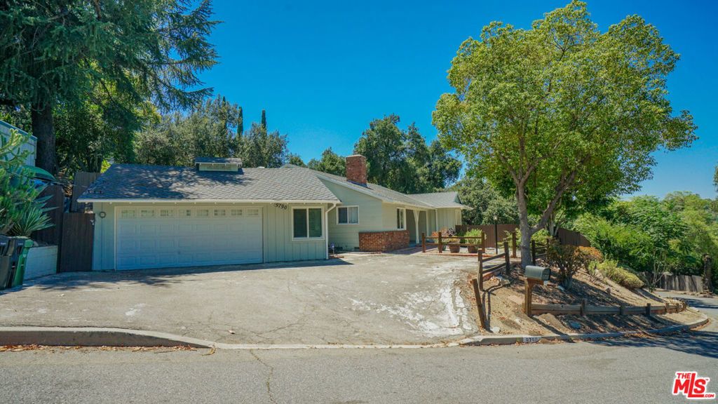9790 Shadow Island Drive, Shadow Hills