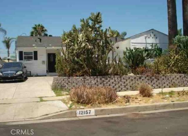 12157 Lull, Los Angeles