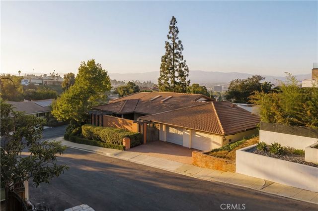 16347 Mandalay Drive, Encino