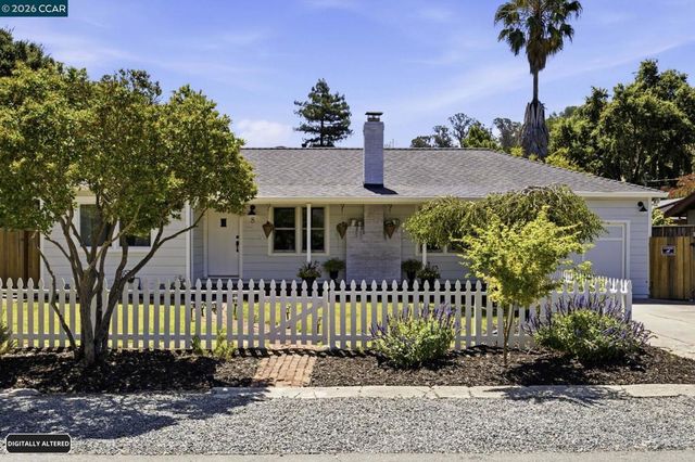 8 Lander Dr, Martinez