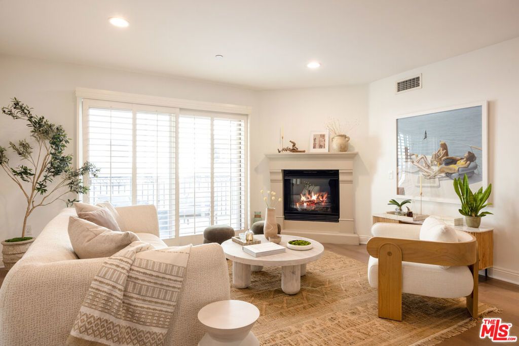 8238 W Manchester Avenue # 206, Playa Del Rey