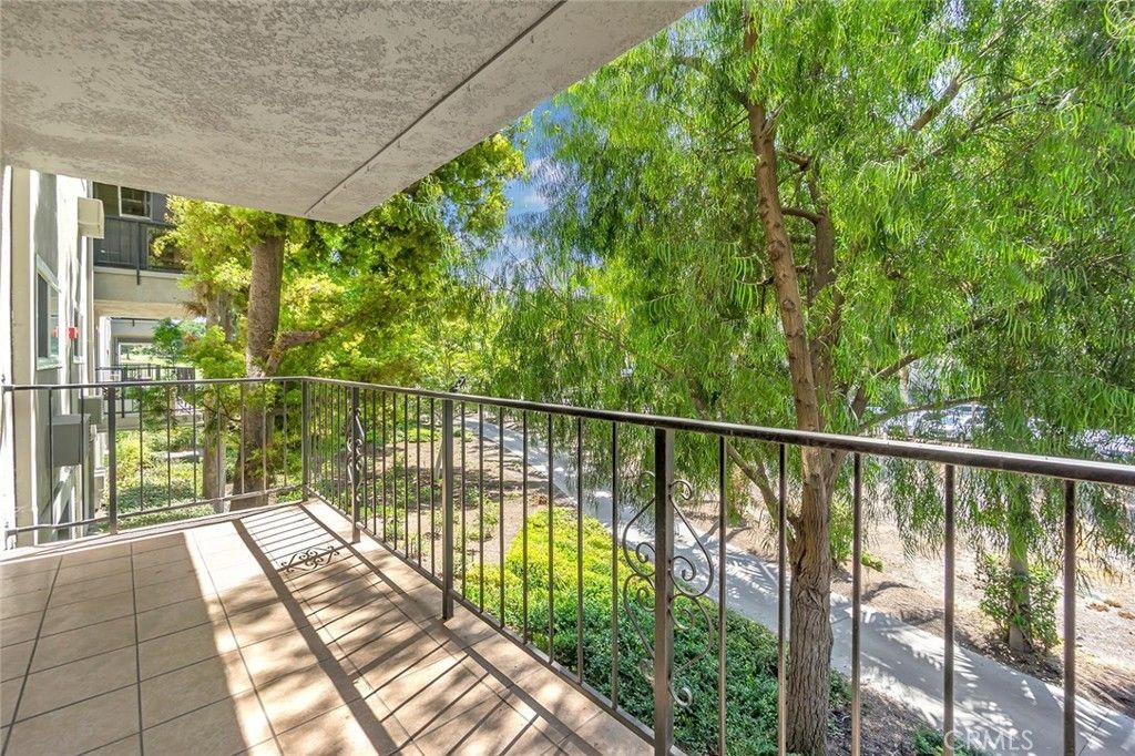 2393 Via Mariposa W # 1d, Laguna Woods