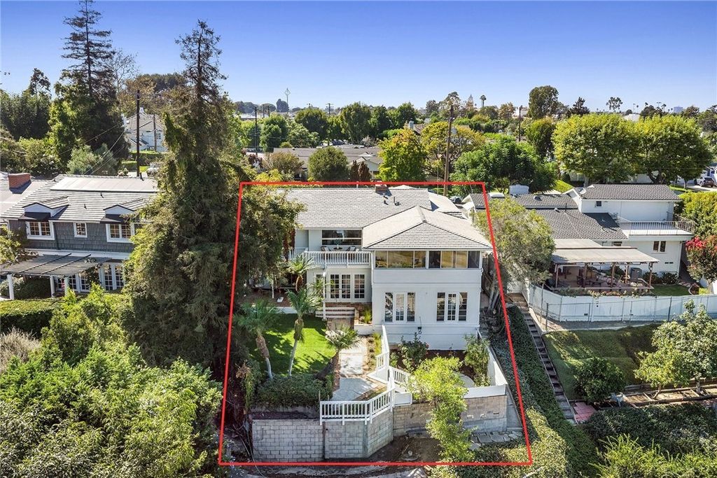 608 Saint James Place, Newport Beach