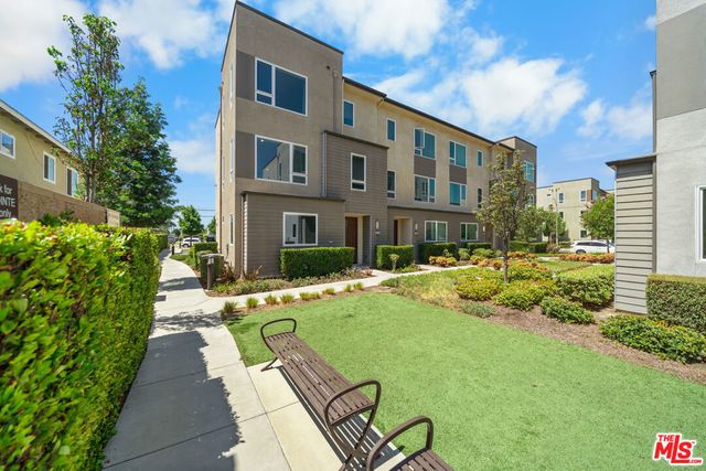 10712 Parrot Avenue, Downey