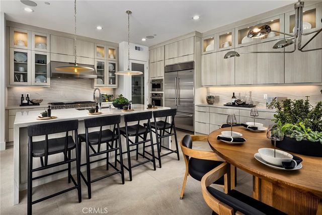 109 Apron, Irvine