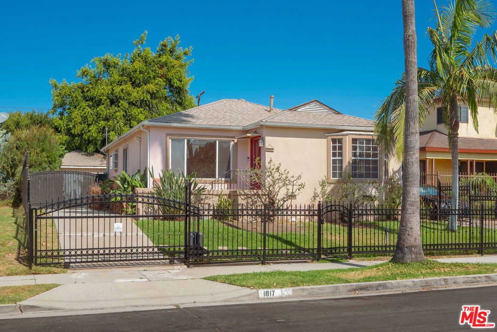 1817 S Genesee Avenue, Los Angeles
