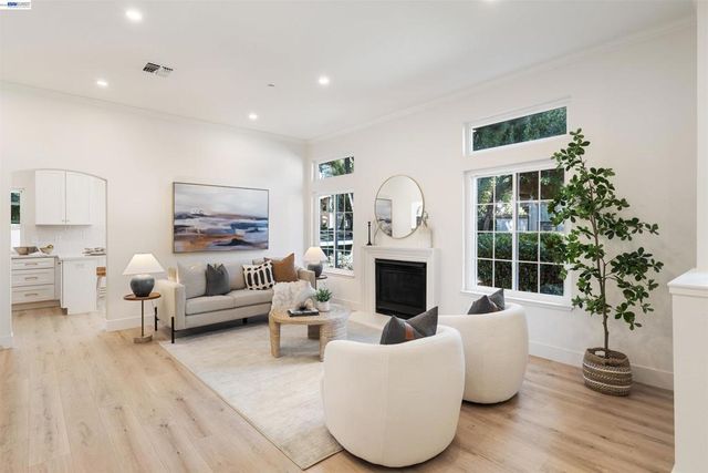 5740 Belleza Dr, Pleasanton