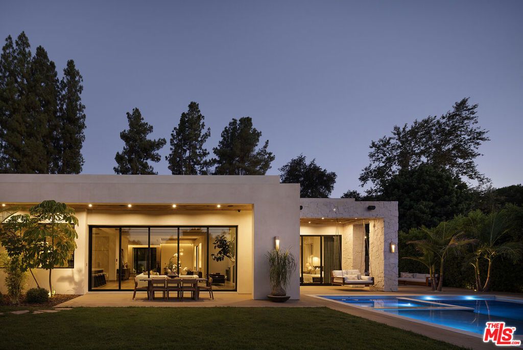 5105 Oakdale Avenue, Los Angeles
