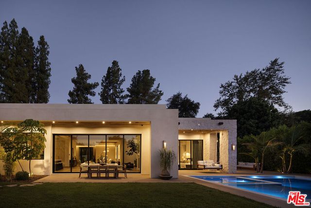 5105 Oakdale Avenue, Los Angeles