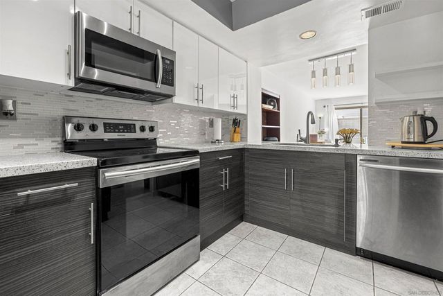 814 America Way, Del Mar
