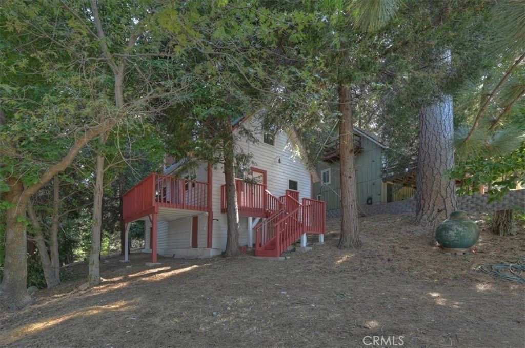 22421 Pine, Cedarpines Park