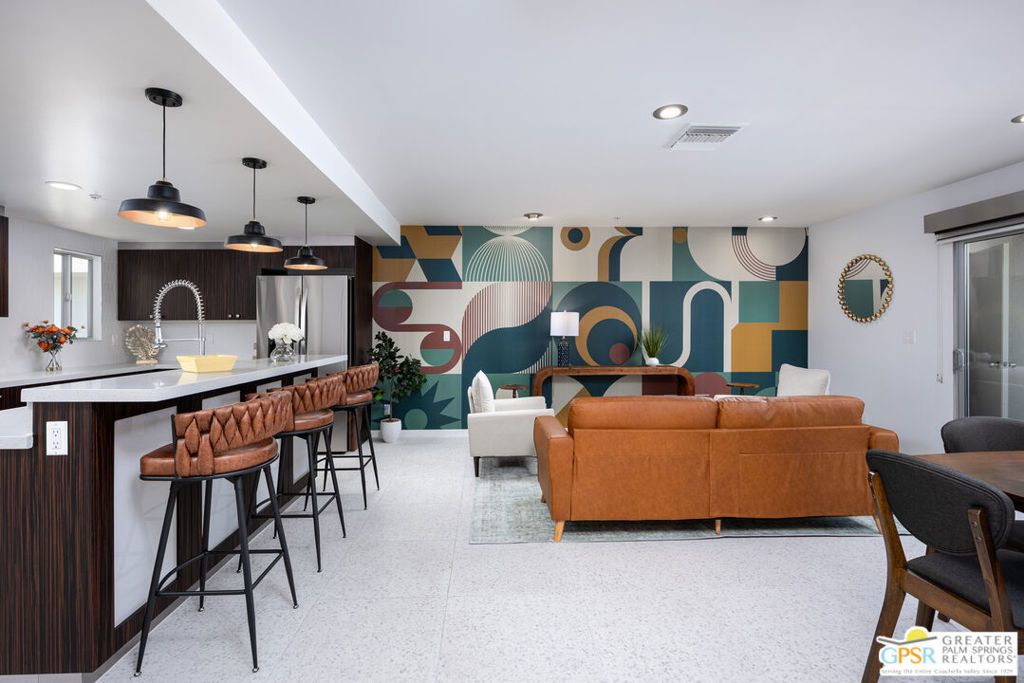 588 E San Lorenzo Road # 204, Palm Springs