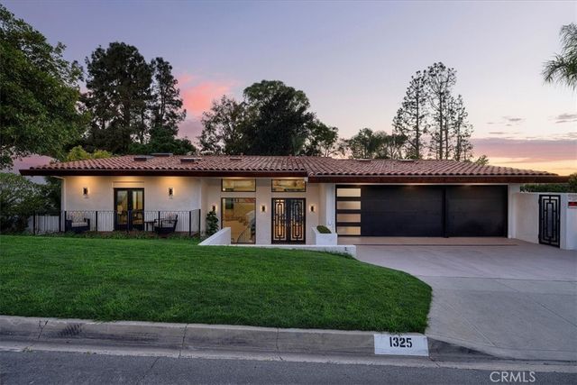 1325 Via Gabriel, Palos Verdes Estates.