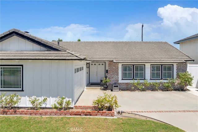 10462 Christopher St., Cypress