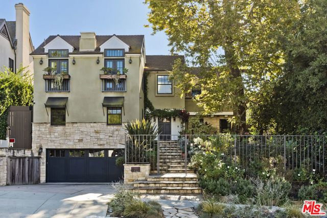 2855 Club Drive, Los Angeles