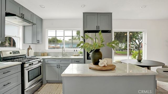 1249 S Garnsey, Santa Ana