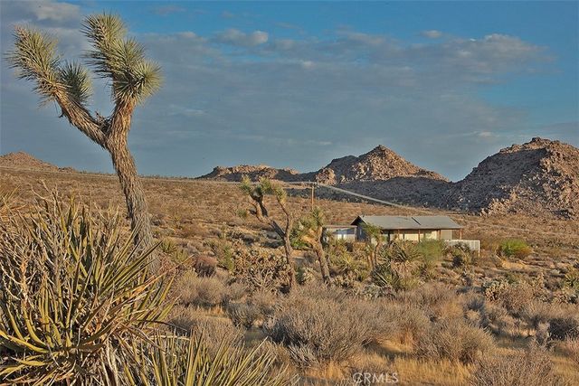 8421 Sunset Road, Joshua Tree