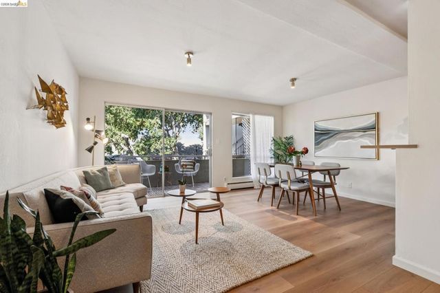 377 Palm Ave # 305, Oakland