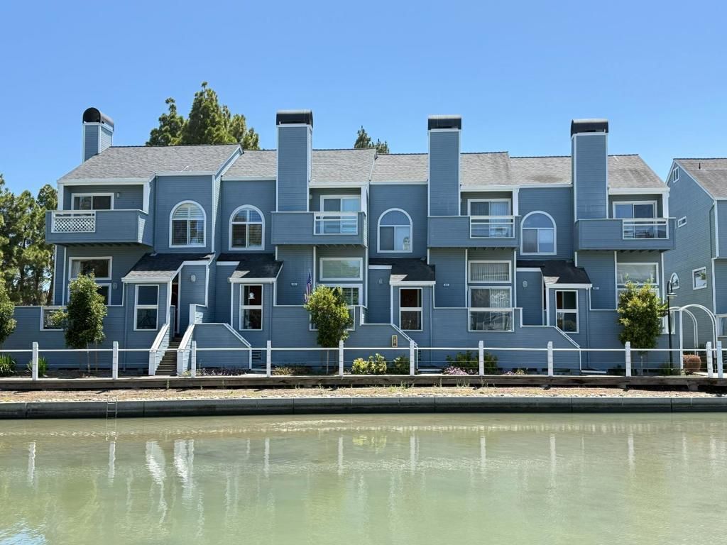 881 Boardwalk Place, Redwood City