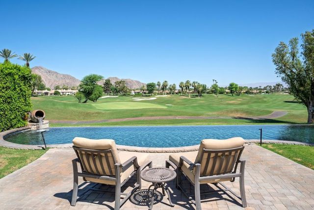 49319 Via Conquistador, La Quinta