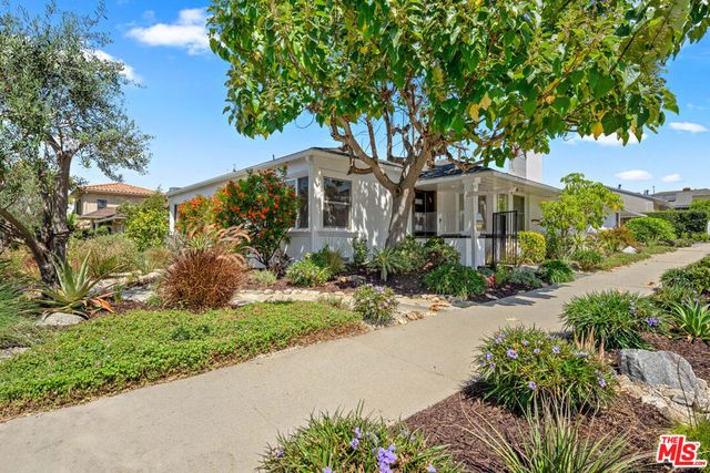 1477 Beverwil Drive, Los Angeles