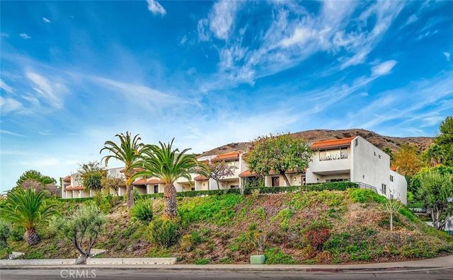 9564 Via Bernardo, Burbank