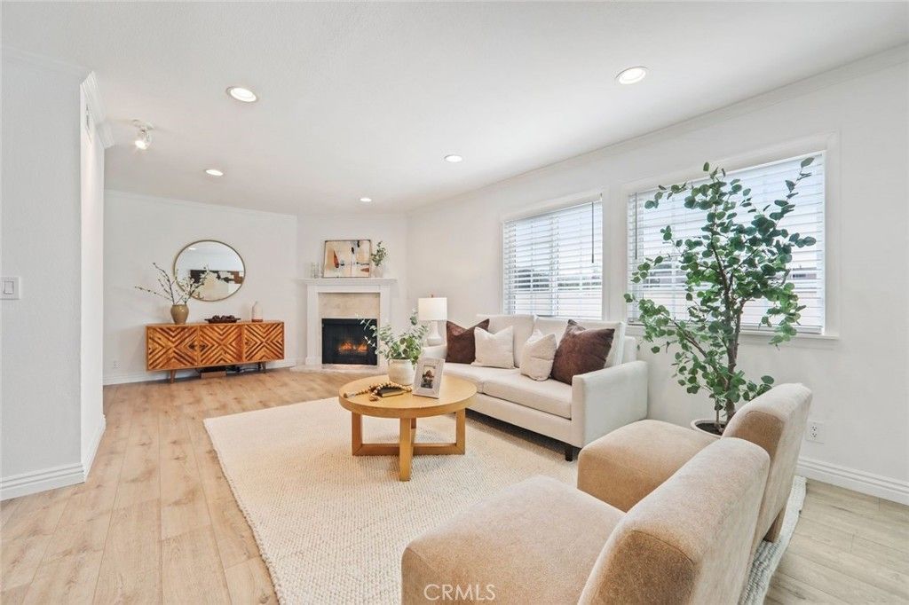 4189 Vineland # 120, Studio City