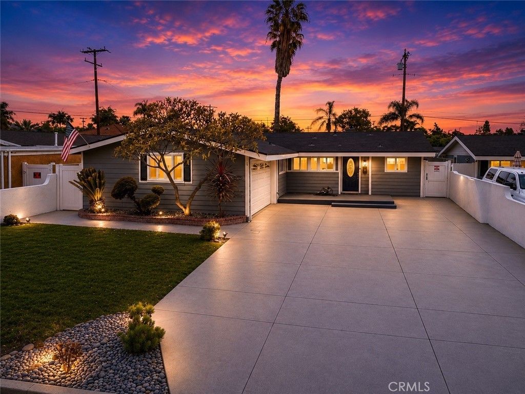 10930 Groveland Avenue, Whittier