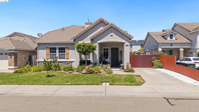 1676 Hickam Cir, Suisun City