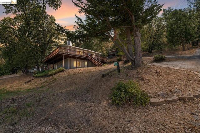 21657 Crystal Lake Dr, Sonora