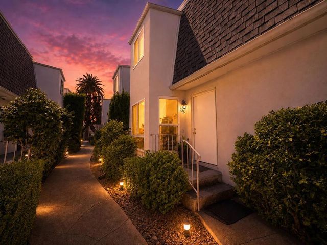 786 Arguello Street # 108, Redwood City
