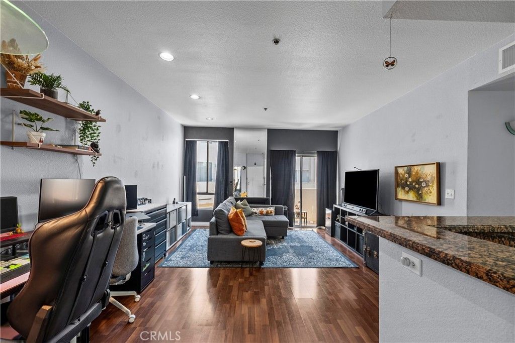 19350 Sherman Way. # 328, Reseda