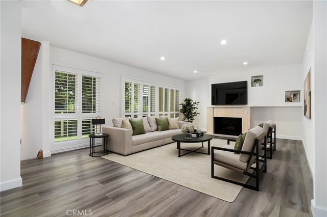 5255 Coldwater Canyon Avenue # E, Sherman Oaks