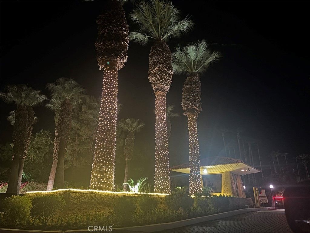 685 N Ashurst Ct # H208, Palm Springs