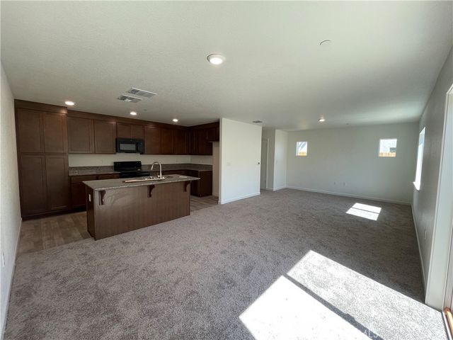 707 Stone Ridge West Avenue, Merced