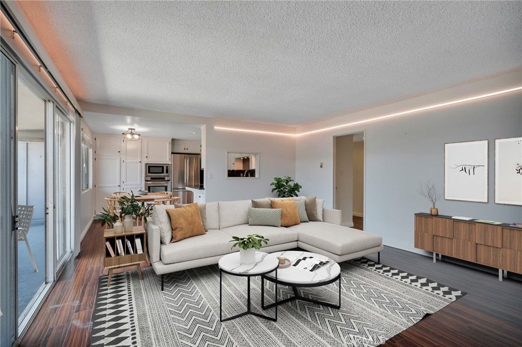 2940 W Carson # 211, Torrance