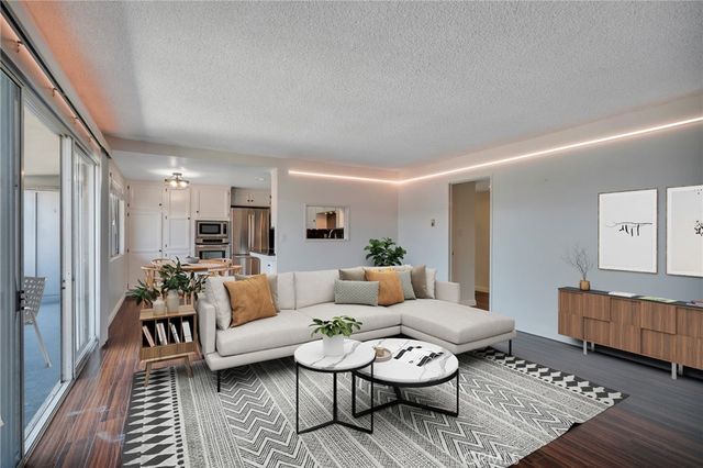 2940 W Carson # 211, Torrance