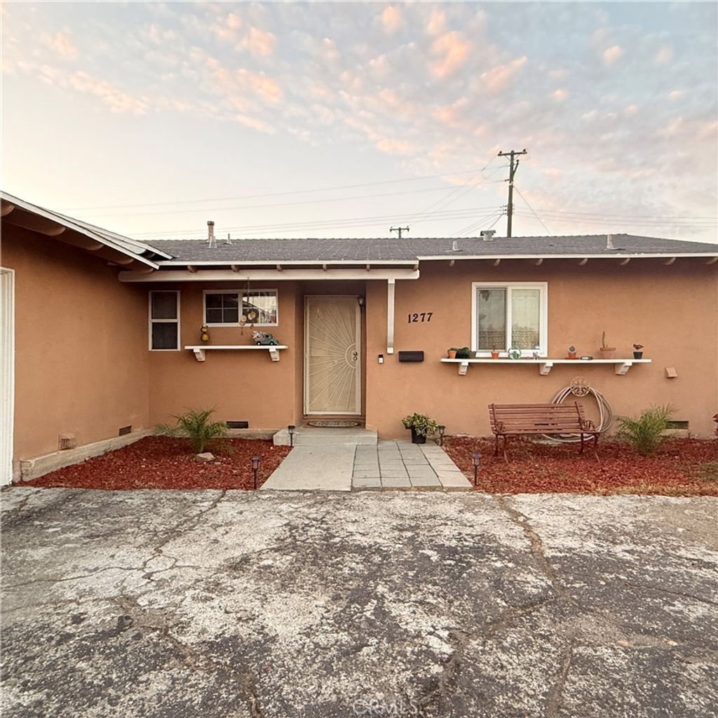 1277 Essex, Pomona