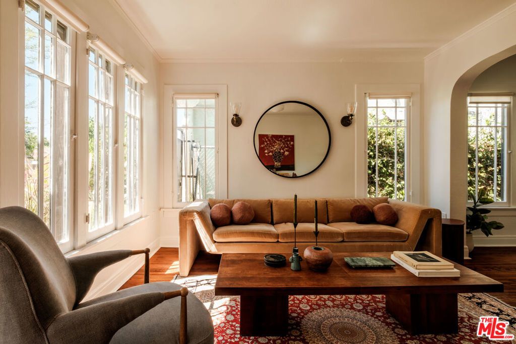 3006 11th Avenue, Los Angeles