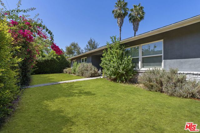 5636 Valley Circle Boulevard, Los Angeles