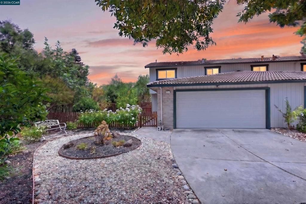 584 Mission Pl, Danville