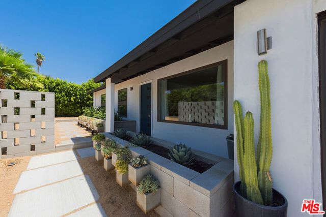 2350 N Los Alamos Road, Palm Springs