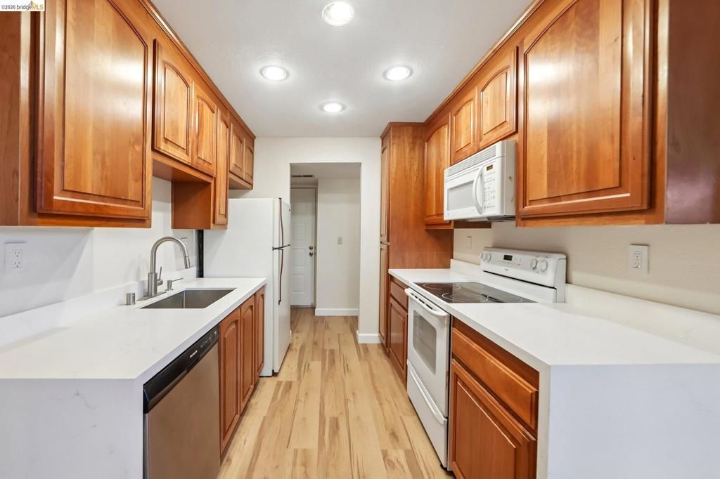 605 Center Ave, Martinez