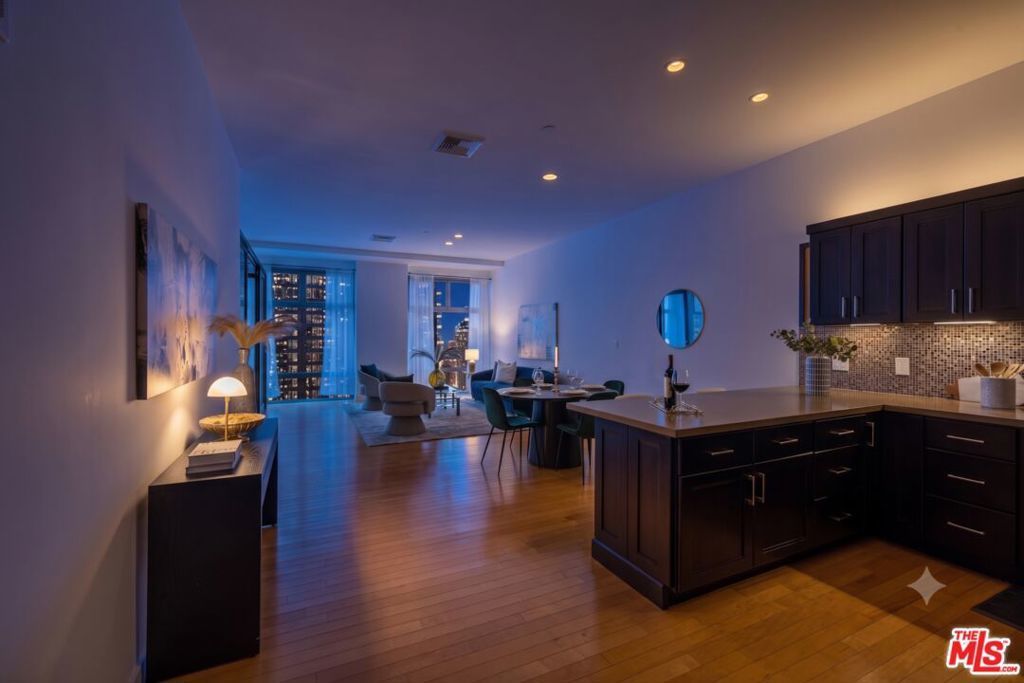 801 S Grand Avenue # 1508, Los Angeles