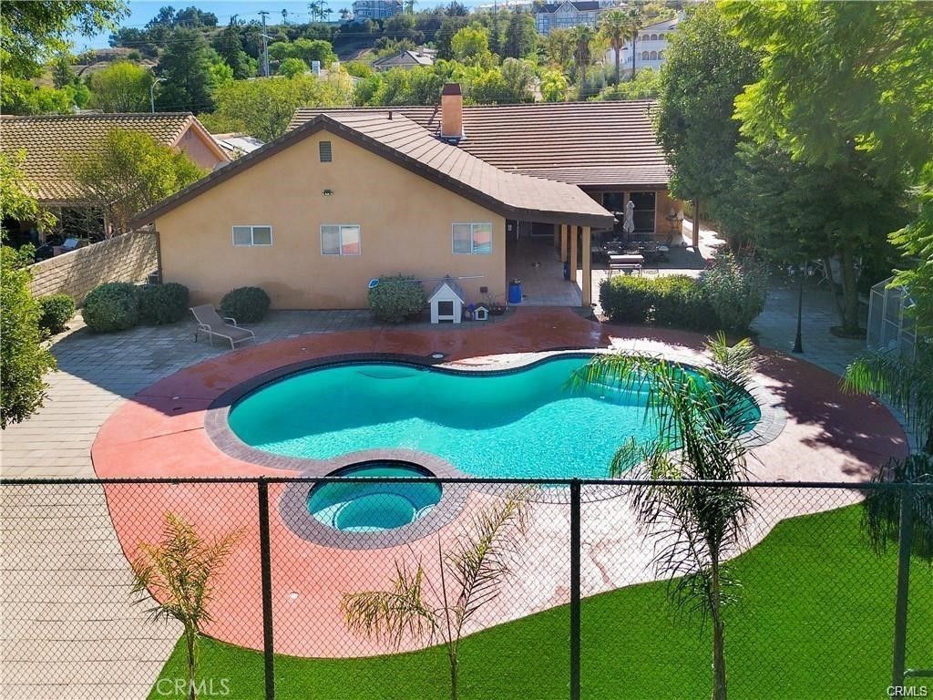 22329 Plummer, Chatsworth