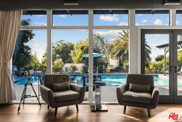 22505 Macfarlane Drive, Los Angeles